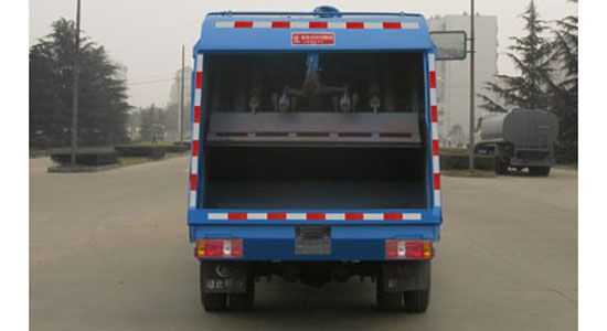东风跃进压缩式垃圾车