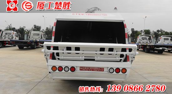 楚胜牌东风多利卡容积8立方压缩式垃圾车