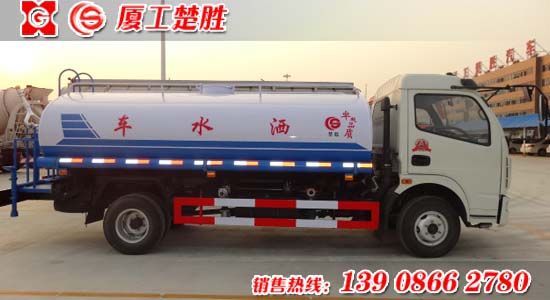 楚胜牌CSC5081GSS4型多利卡洒水车