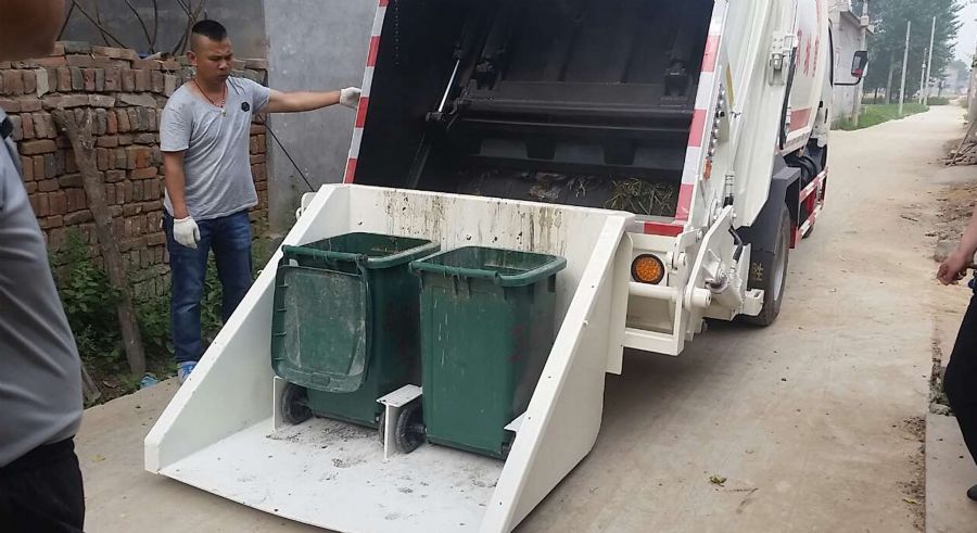 楚胜牌东风锐铃容积6立方压缩式垃圾车