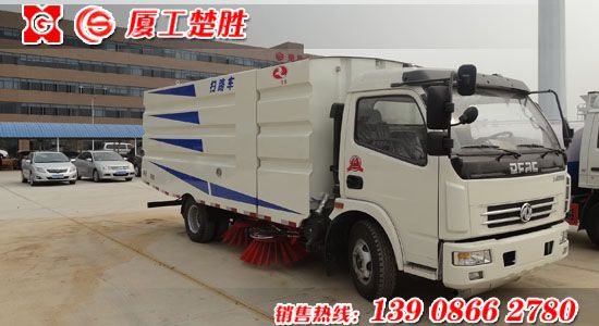 楚胜牌东风多利卡型扫路车