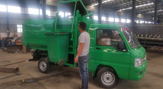 楚胜牌福田时代最小自装卸式垃圾车