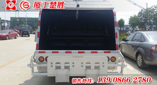 楚胜牌东风凯普特8立方压缩式垃圾车