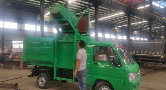 楚胜牌福田时代最小自装卸式垃圾车