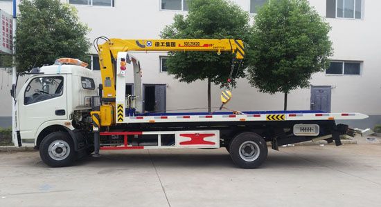 楚胜牌东风多利卡3.2吨带吊清障车