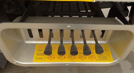 楚胜牌东风多利卡工程黄色一拖二清障车