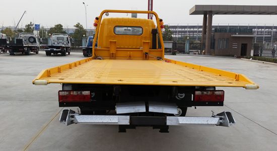 楚胜牌东风多利卡工程黄色一拖二清障车