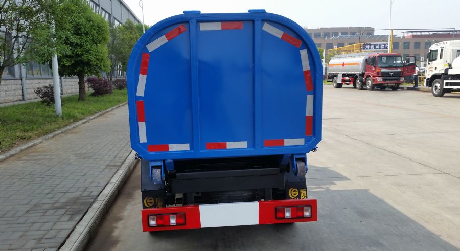 楚胜牌2.5立方米长安车厢可卸式垃圾车