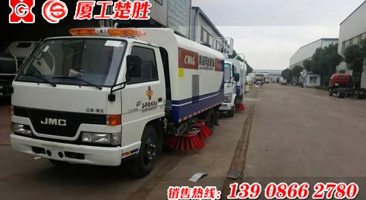 江铃5方圆形箱体扫路车