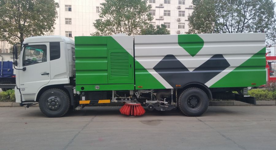 东风天锦扫路车