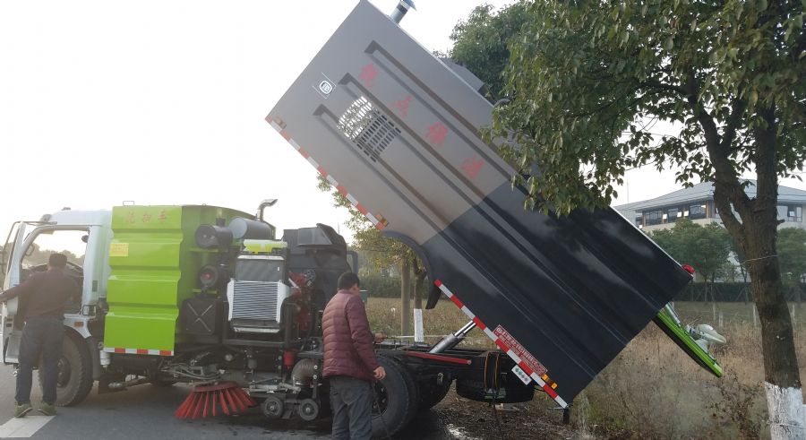 楚胜牌东风多利卡洗扫车