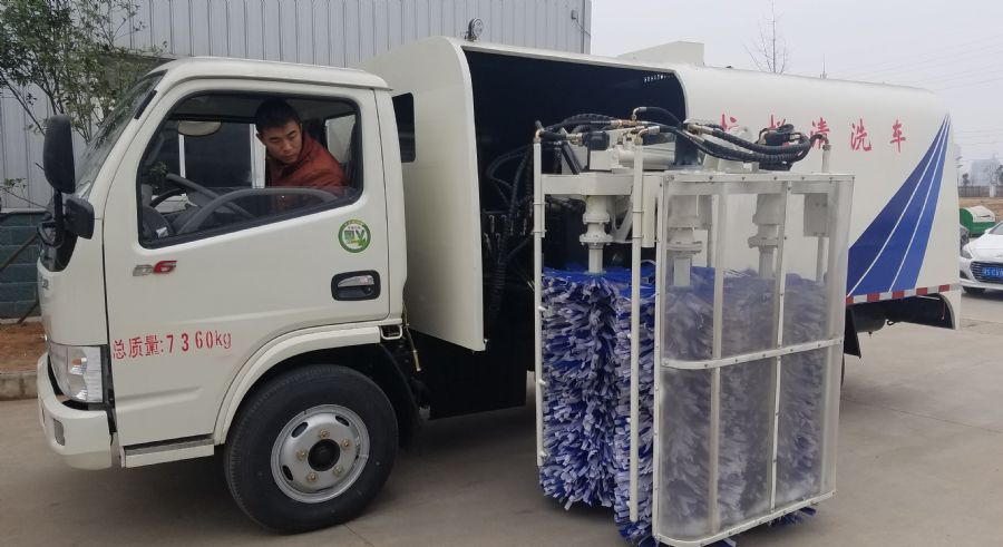 楚胜牌东风护栏清洗车