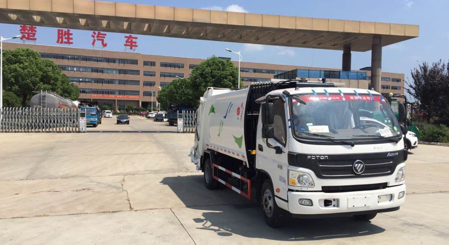 福田高端欧马可底盘8方压缩式垃圾车