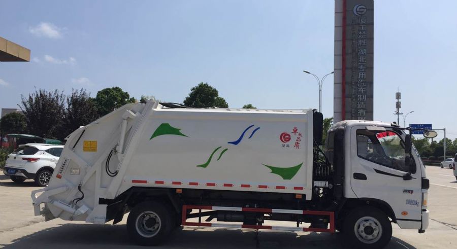 福田高端欧马可底盘8方压缩式垃圾车