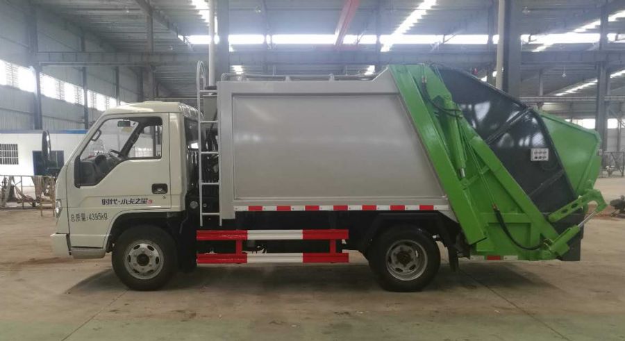 蓝牌福田4方压缩式垃圾车