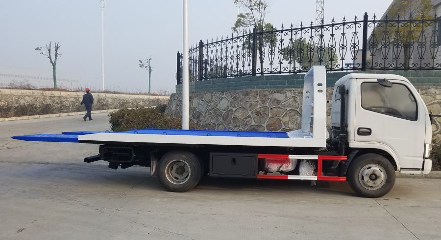 东风多利卡上蓝牌清障车