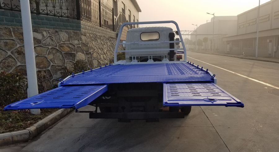 东风多利卡上蓝牌清障车