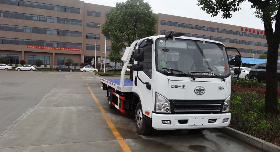 解放蓝牌清障车