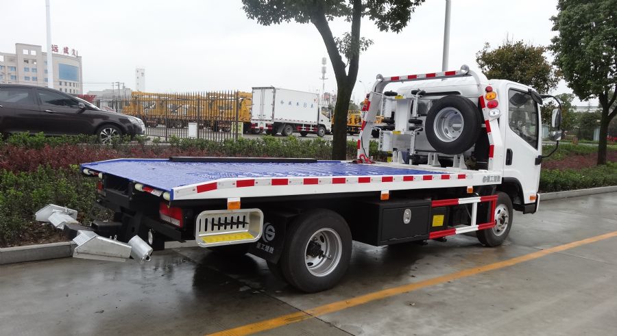 解放蓝牌清障车