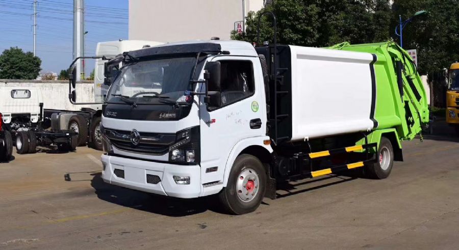 日产发动机8方压缩垃圾车