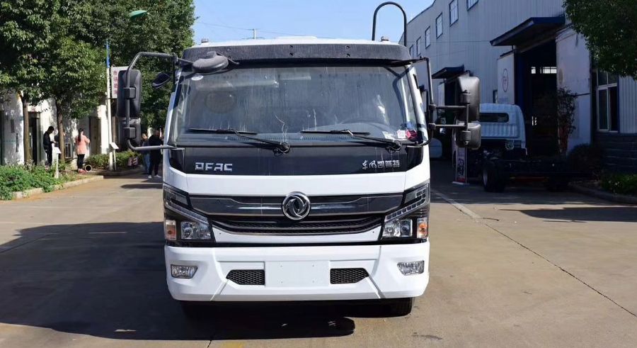 日产发动机8方压缩垃圾车