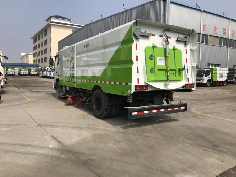 东风天锦天然气洗扫车