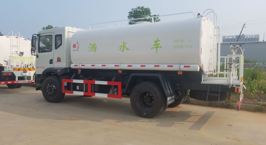 东风T3洒水车（10吨--15吨）