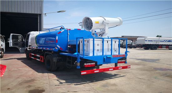 东风多利卡8方抑尘车