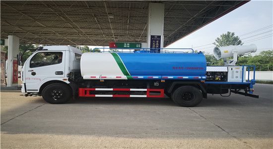 东风多利卡8方抑尘车