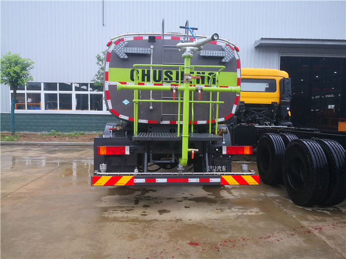 楚胜东风天锦13.5吨洒水车