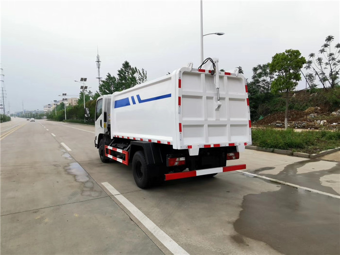 江铃凯运5方自装卸式垃圾车