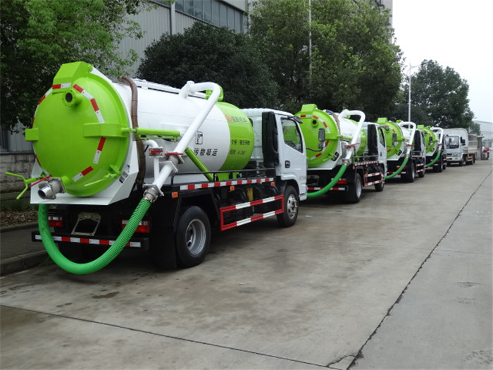 多利卡4.1方吸污车