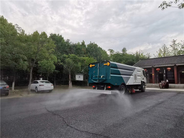 柳汽乘龙洗扫车