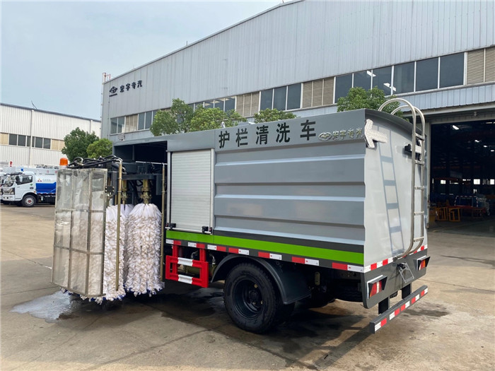 江铃护栏清洗车
