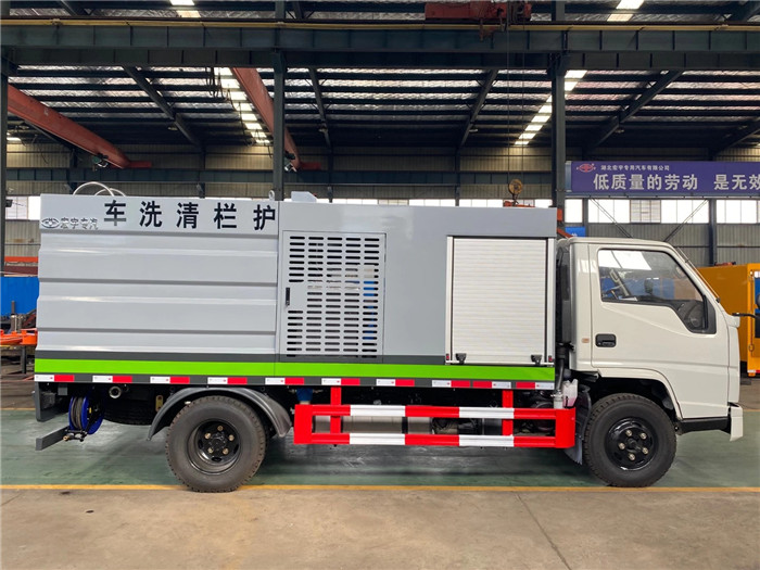 江铃护栏清洗车