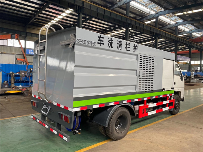 江铃护栏清洗车