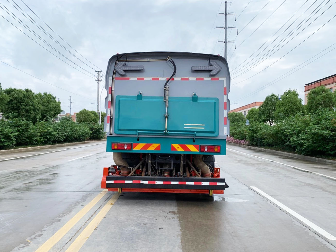 东风天锦吸尘车