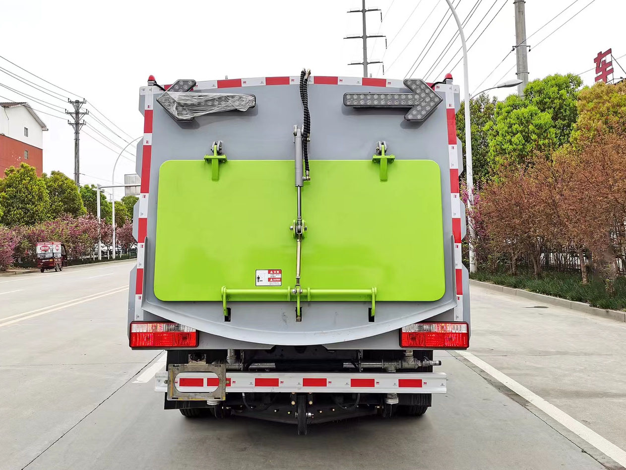 最小东风洗扫车