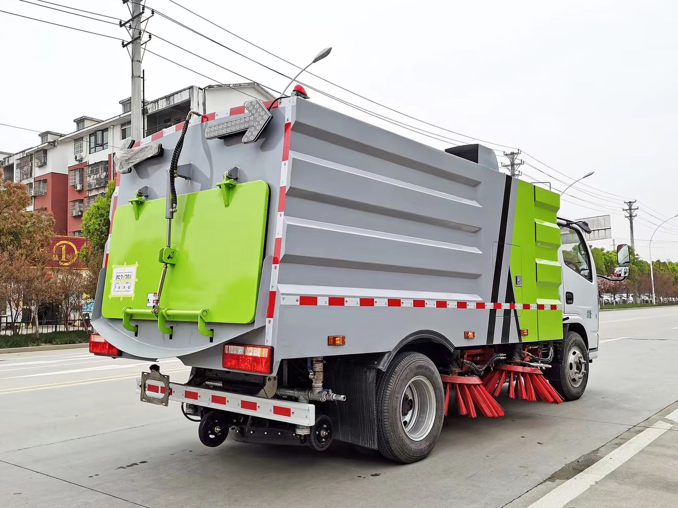 最小东风洗扫车