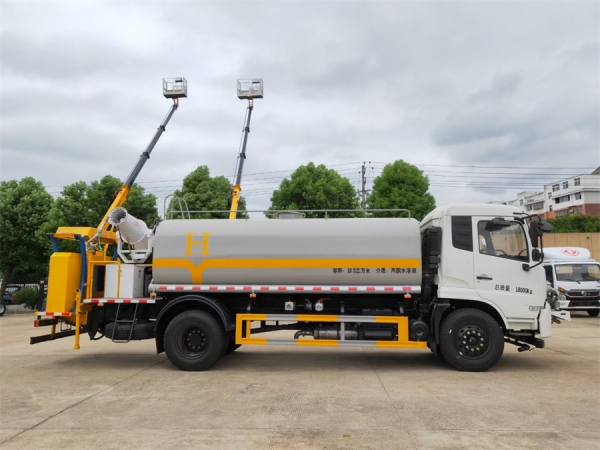 东风天锦防撞缓冲车