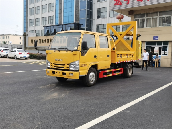 五十铃70K防撞缓冲车