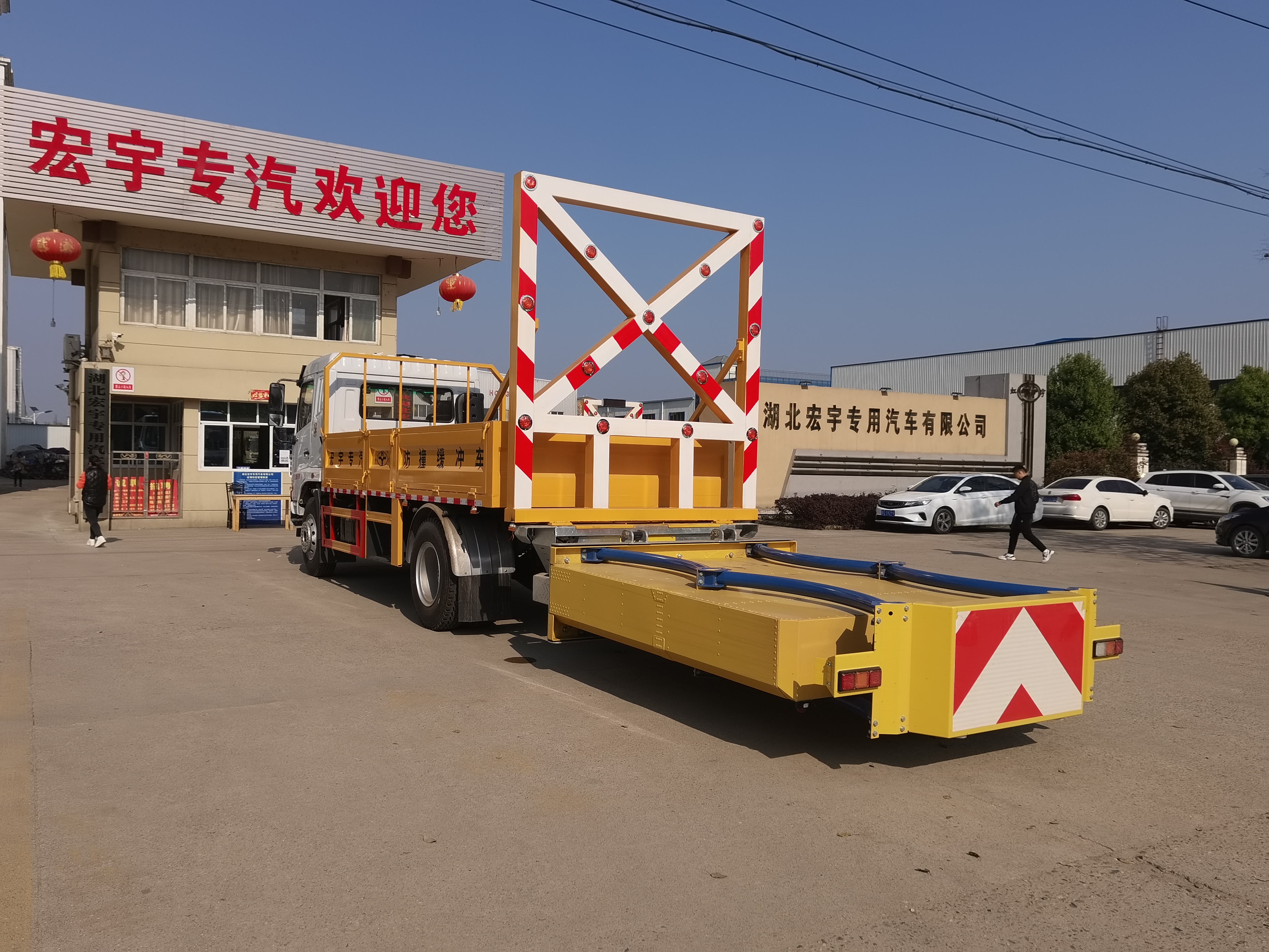 东风F5防撞缓冲车