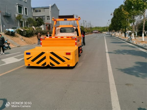 福田祥菱防撞缓冲车